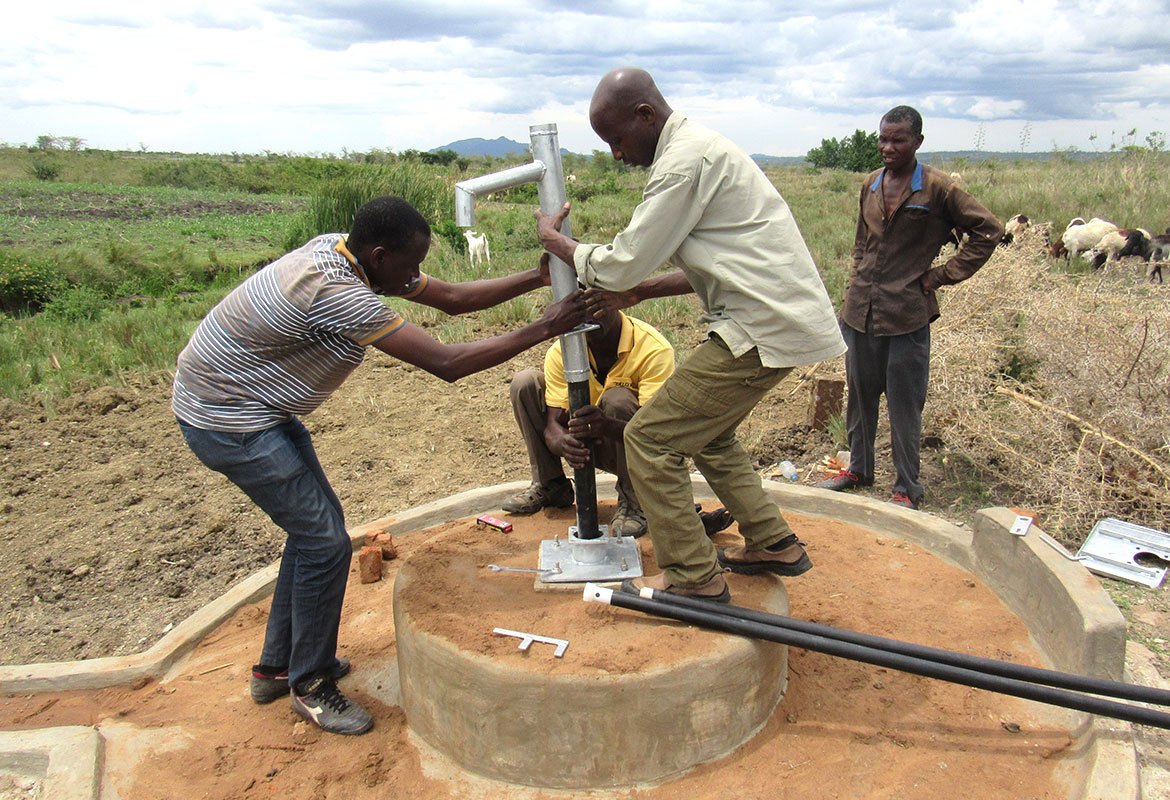 b05-assembling-a-well-tanzania